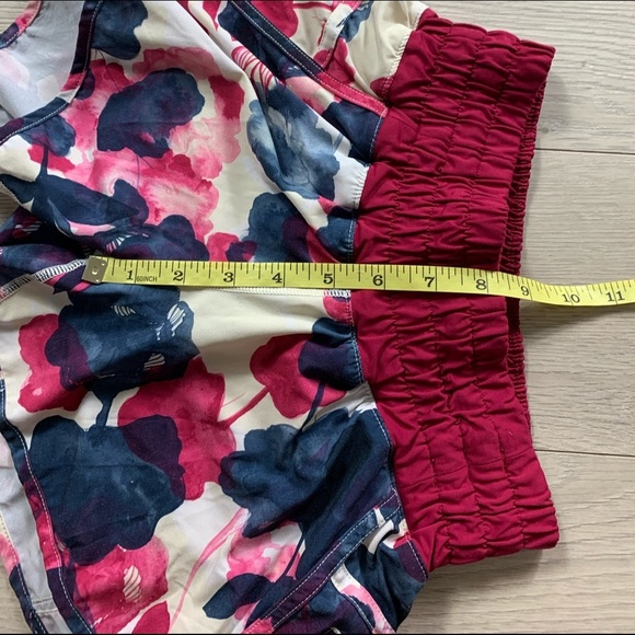 Lululemon Tracker Short II *4-way Stretch
Inky Floral Ghost Inkwell Bumble Berry - Picture 12 of 14